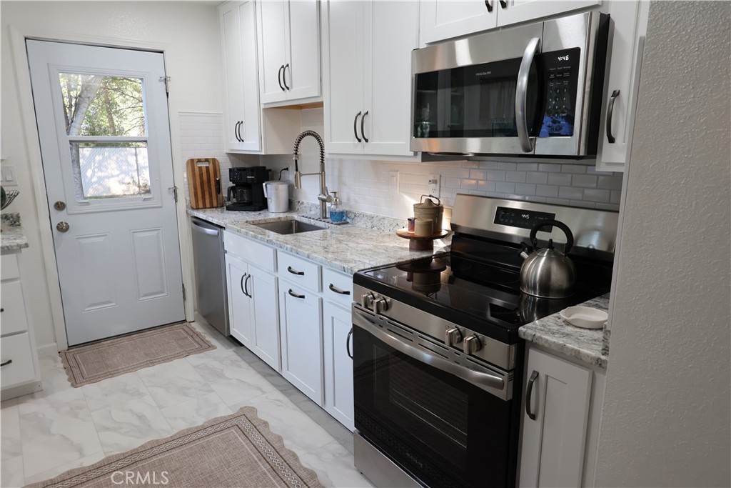 217 Carona Ave. Property Photo 10