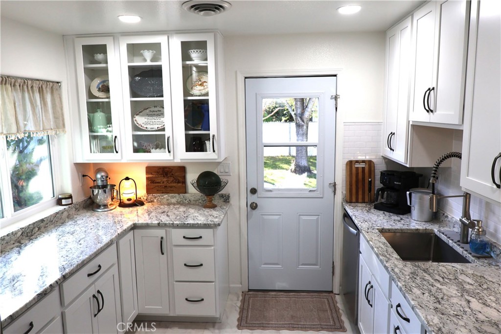 217 Carona Ave. Property Photo 16