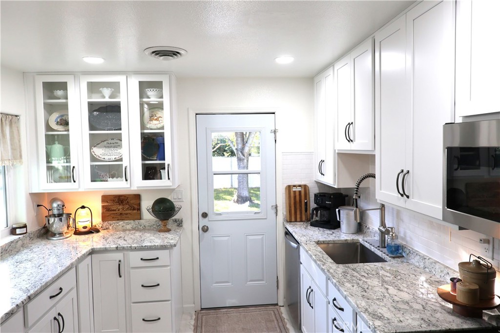 217 Carona Ave. Property Photo 17