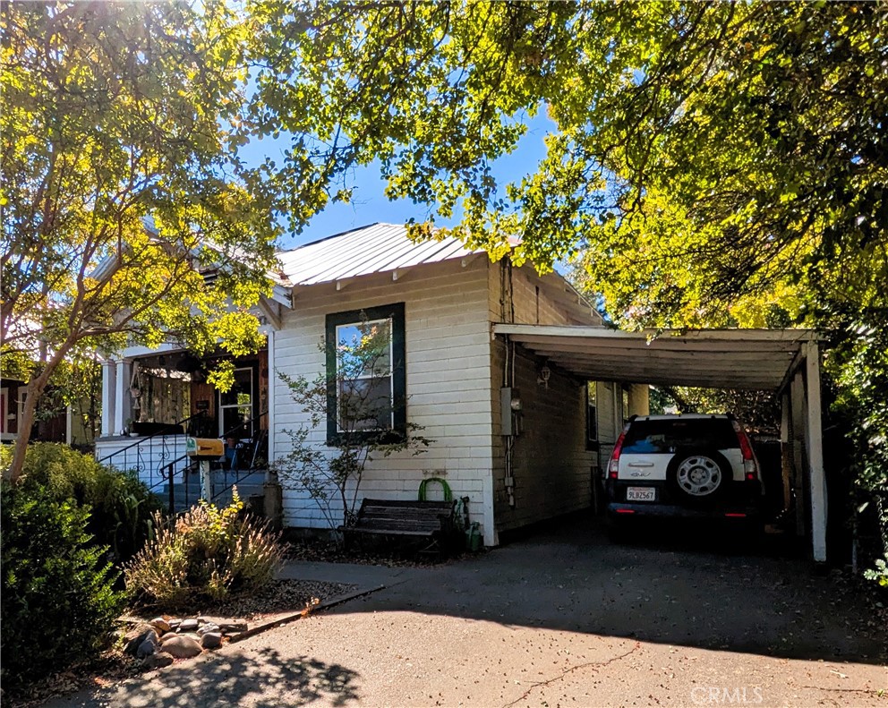 1732 Elm Street Property Photo 2