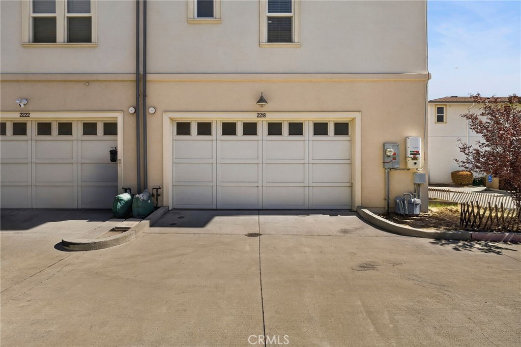 2218 Hutchinson Property Photo 4