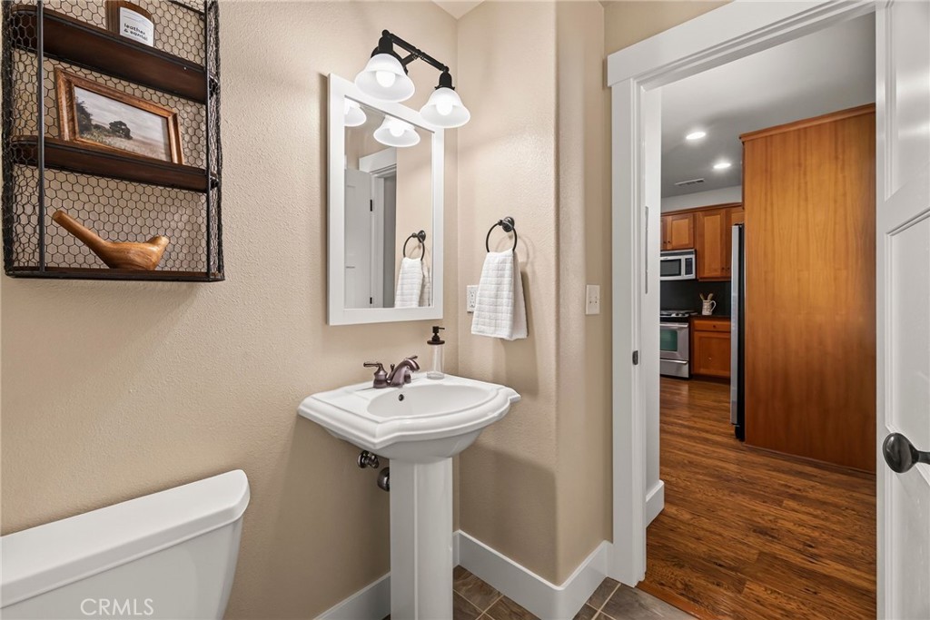 2218 Hutchinson Property Photo 14