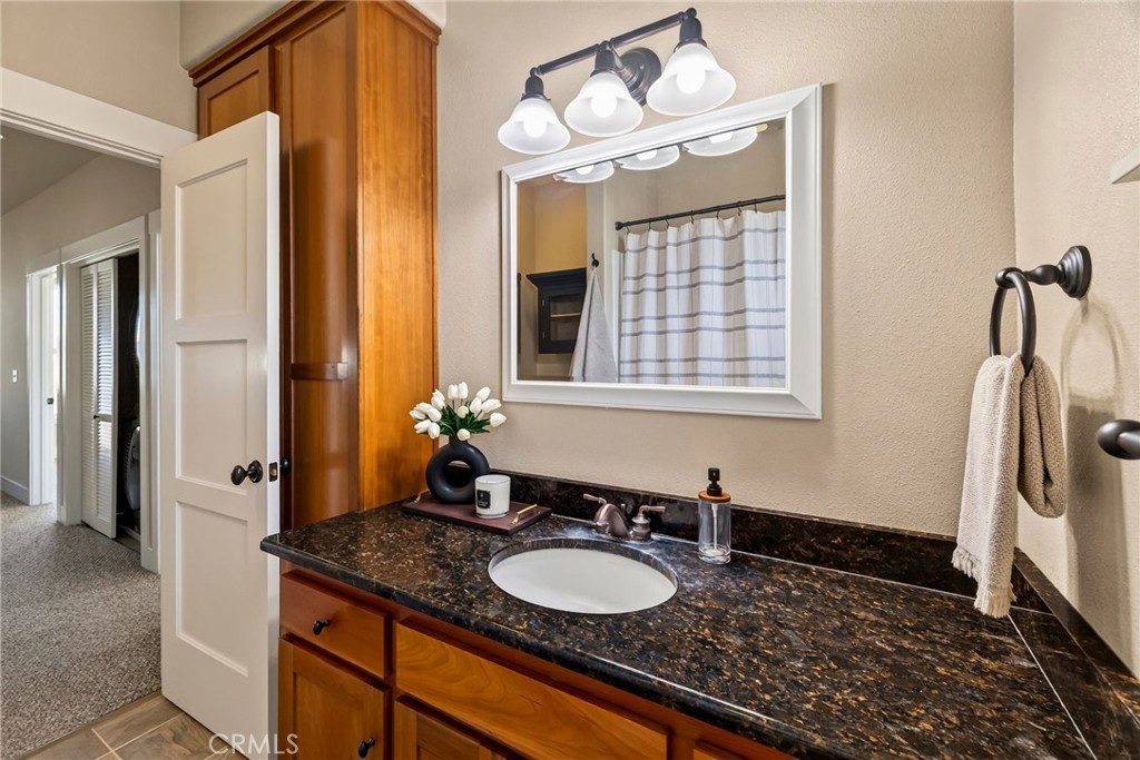2218 Hutchinson Property Photo 23