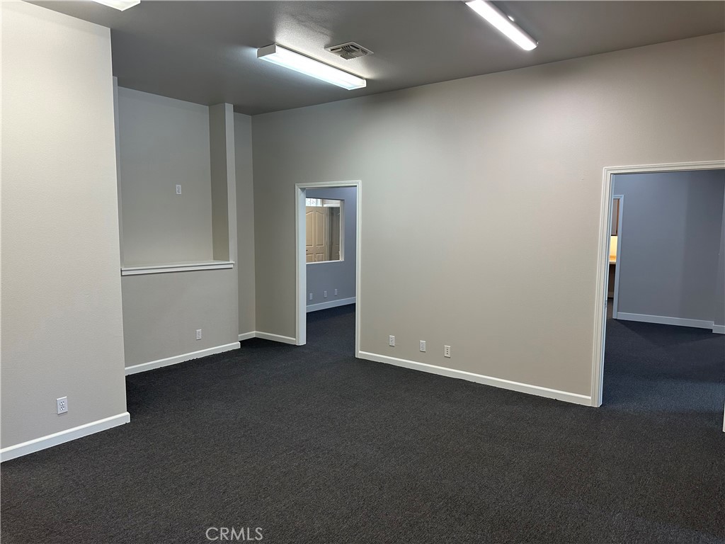643 W East Avenue B Property Photo 6