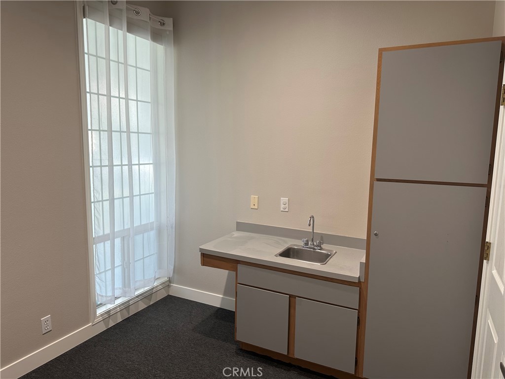 643 W East Avenue B Property Photo 9