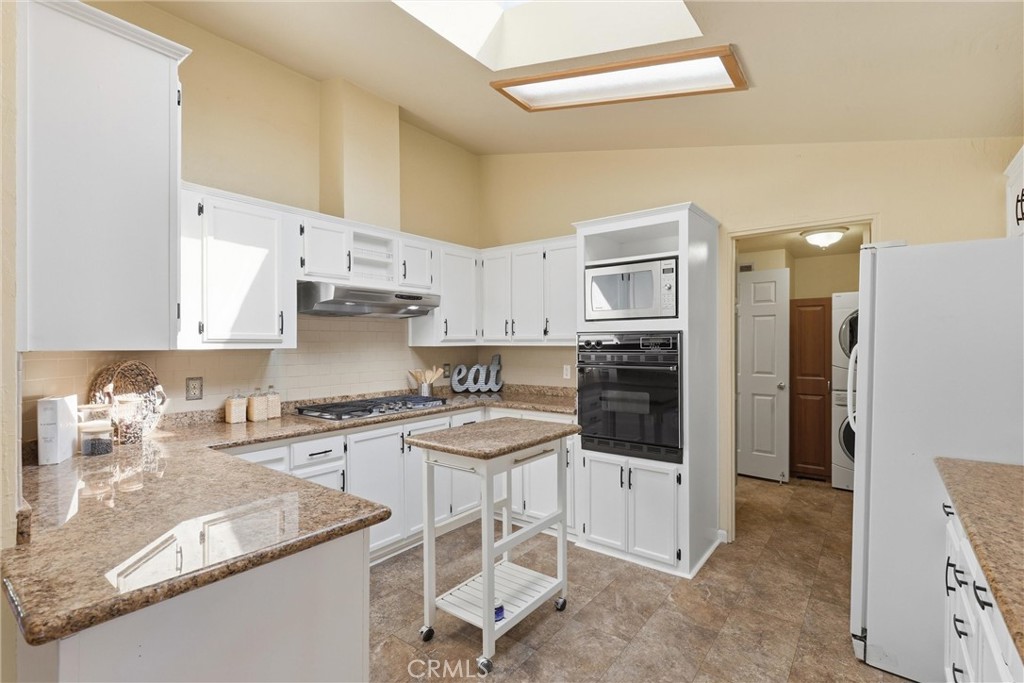 2050 Springfield 225 Property Photo 3