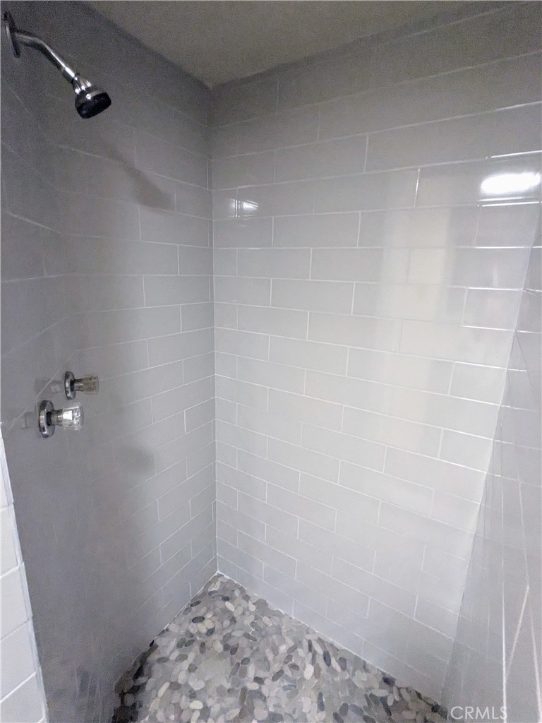 131 W 3rd Property Photo 36