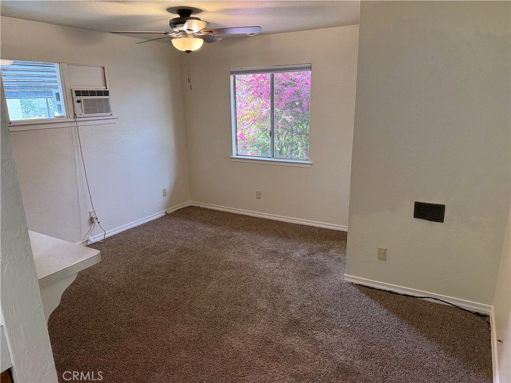 131 W 3rd Property Photo 41