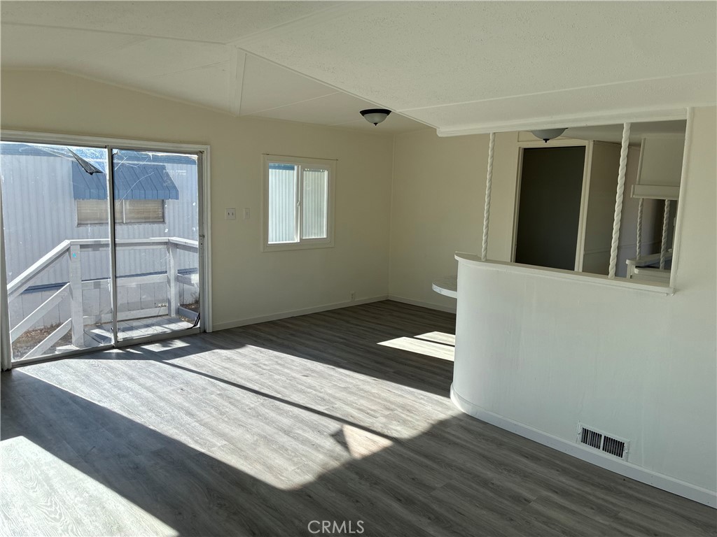 3440 Fulton Ave 75 Property Photo 4