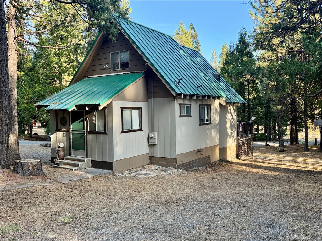 18961 Husky Way Property Photo 3