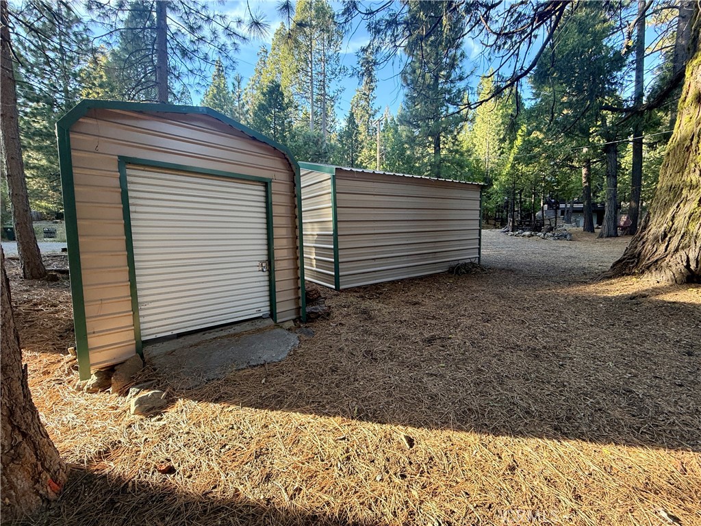18961 Husky Way Property Photo 4