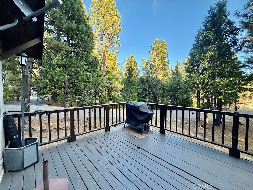 18961 Husky Way Property Photo 9