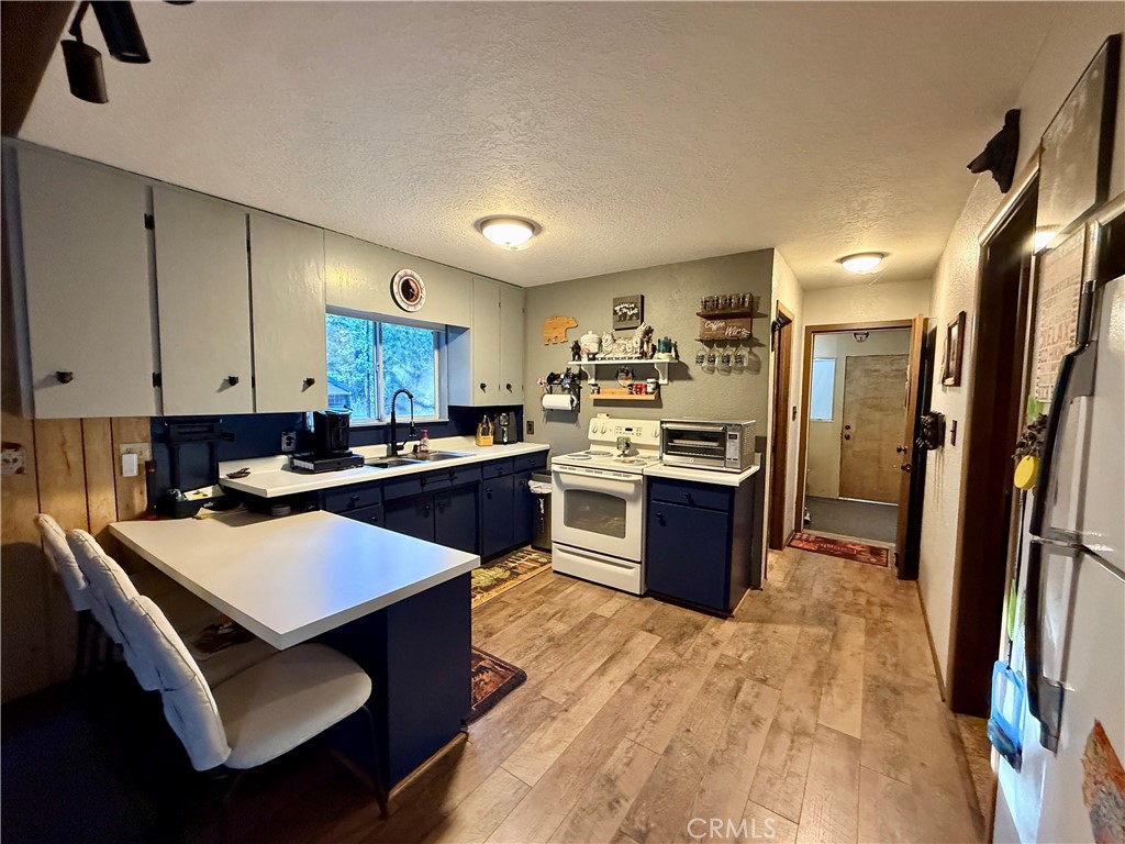 18961 Husky Way Property Photo 13
