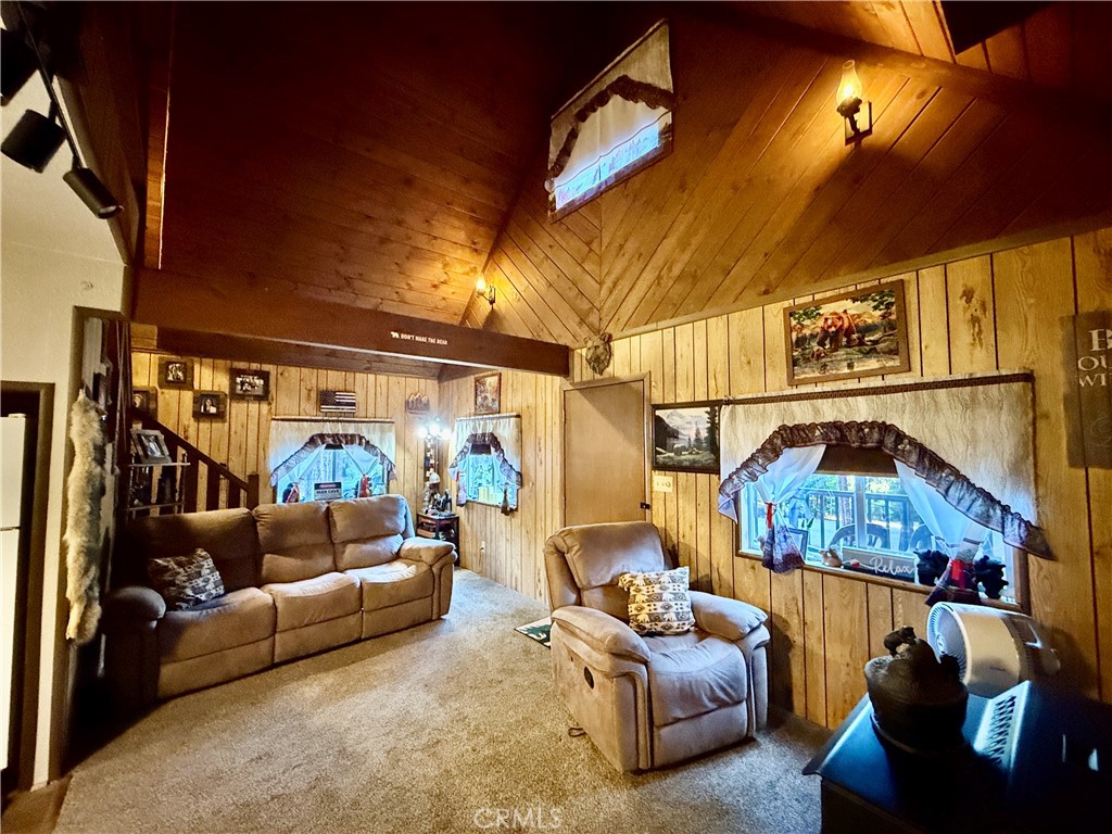 18961 Husky Way Property Photo 15