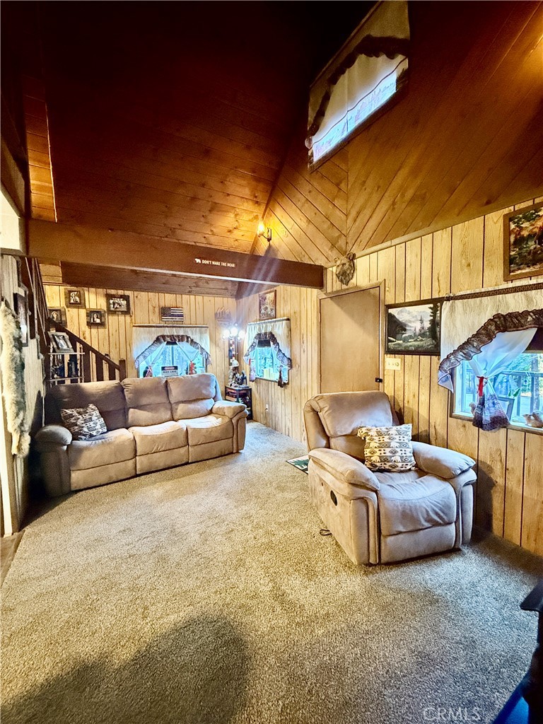 18961 Husky Way Property Photo 16