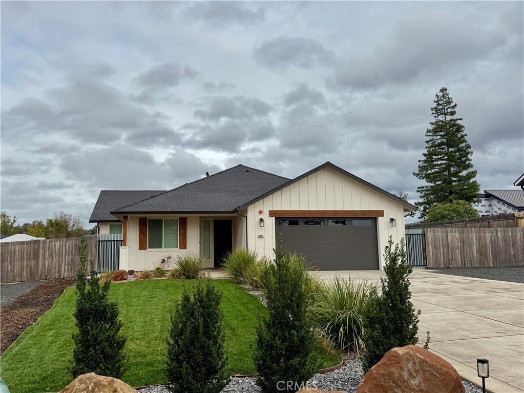 2385 Stearns Property Photo 1