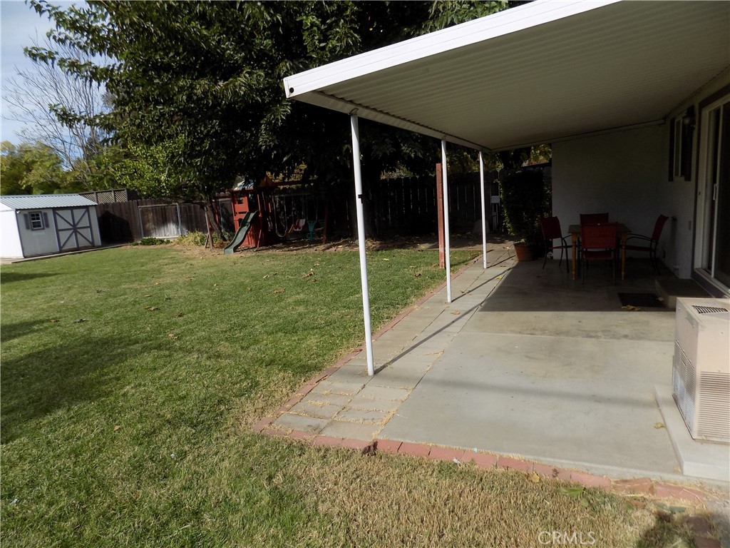 2615 Burnap Avenue Property Photo 10