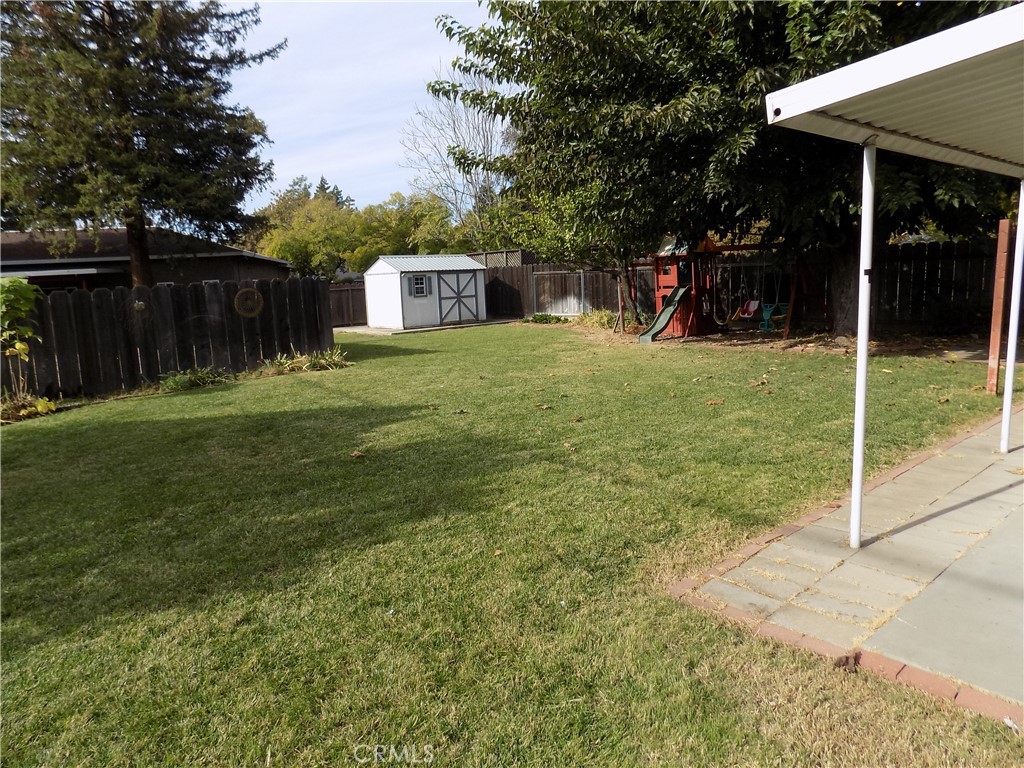 2615 Burnap Avenue Property Photo 11