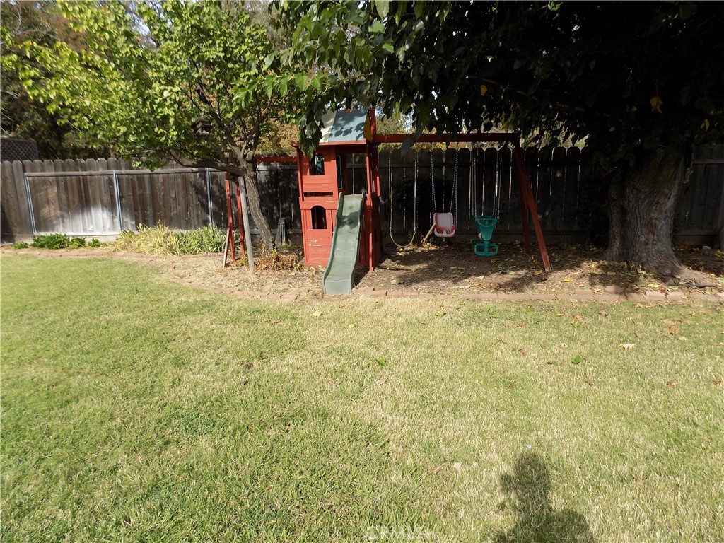 2615 Burnap Avenue Property Photo 12
