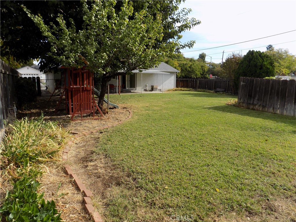 2615 Burnap Avenue Property Photo 13