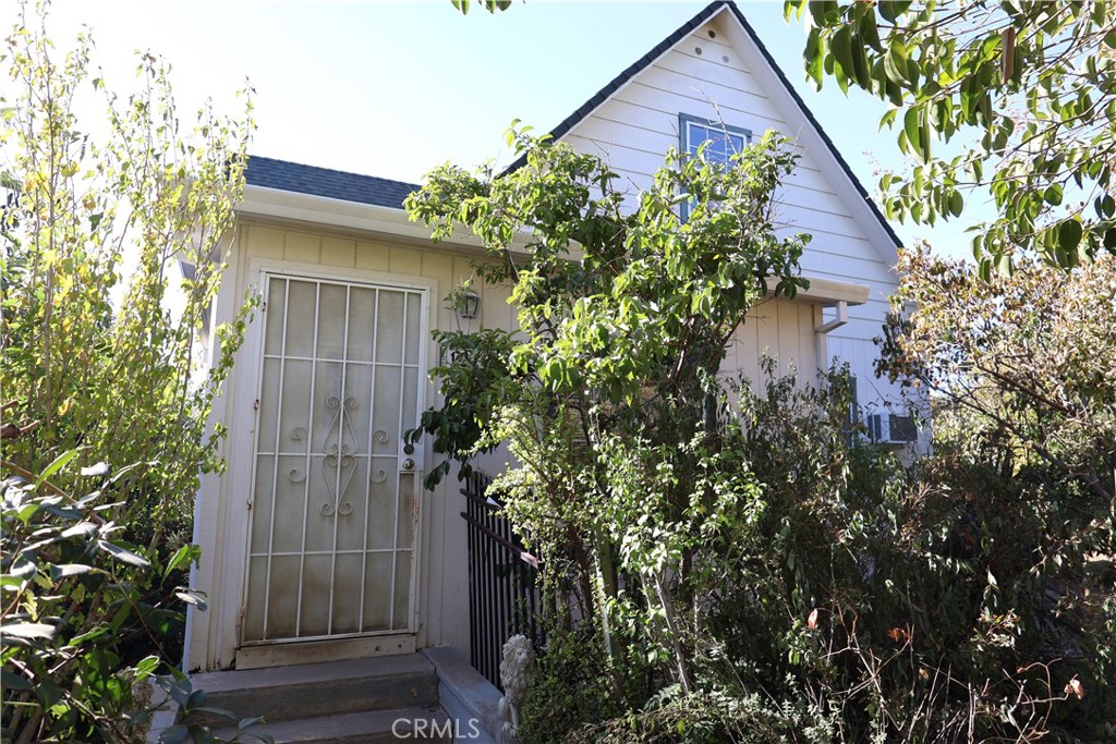 1216 Pear Property Photo 1