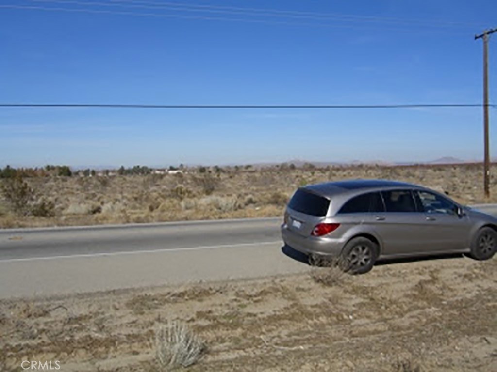 92 St. E , Pearblossom Highway Property Photo 8