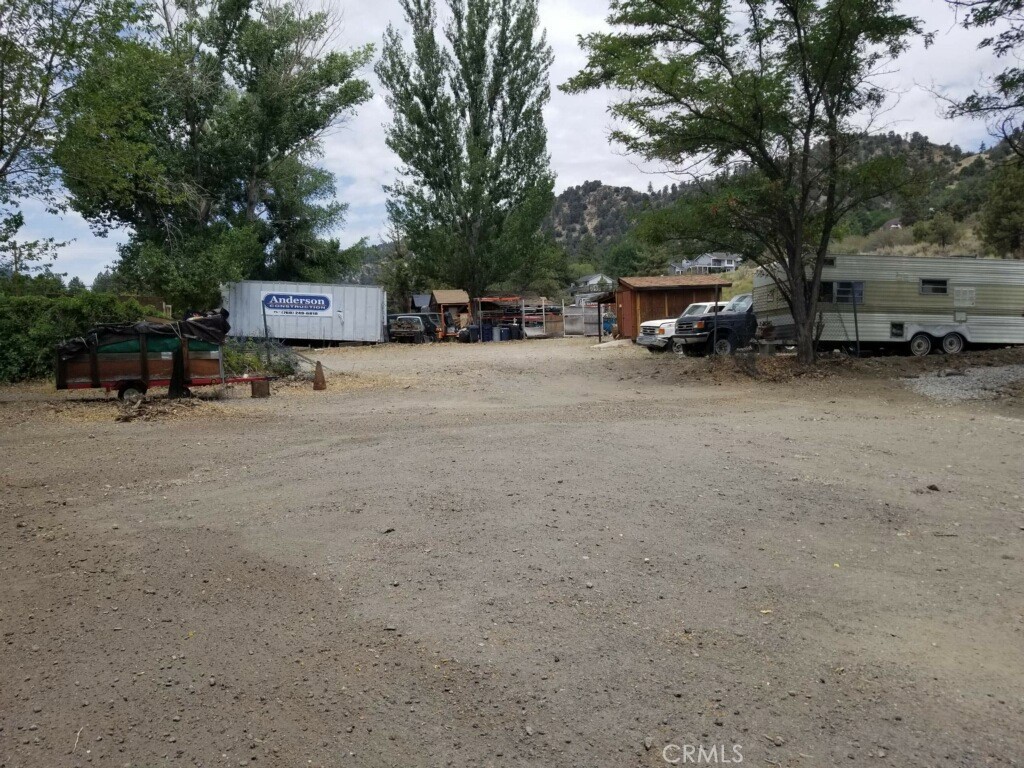 1202 N Hwy 2 Property Photo 3