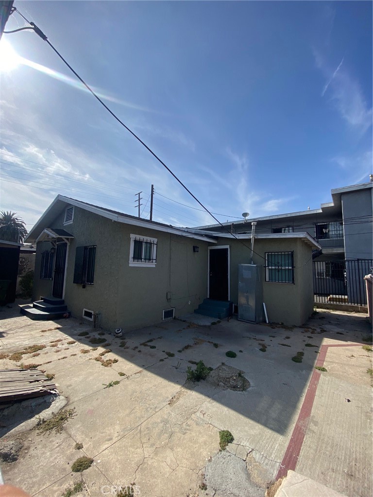 1309 E 55th Street Property Photo 2