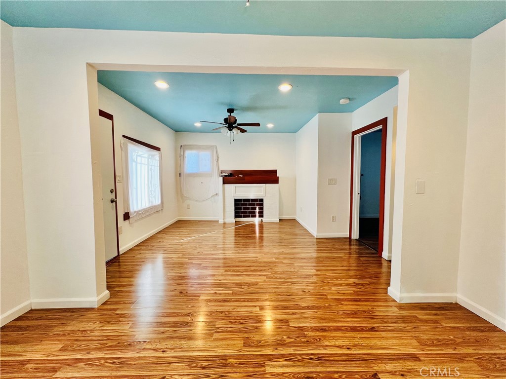 1309 E 55th Street Property Photo 3