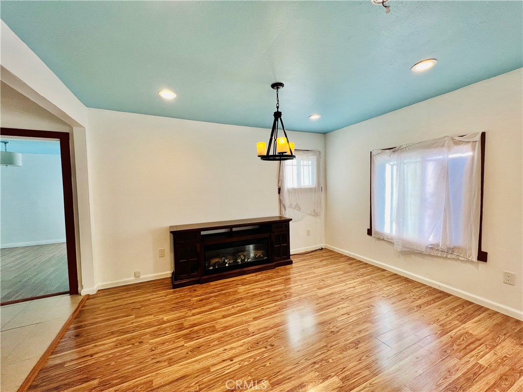 1309 E 55th Street Property Photo 6