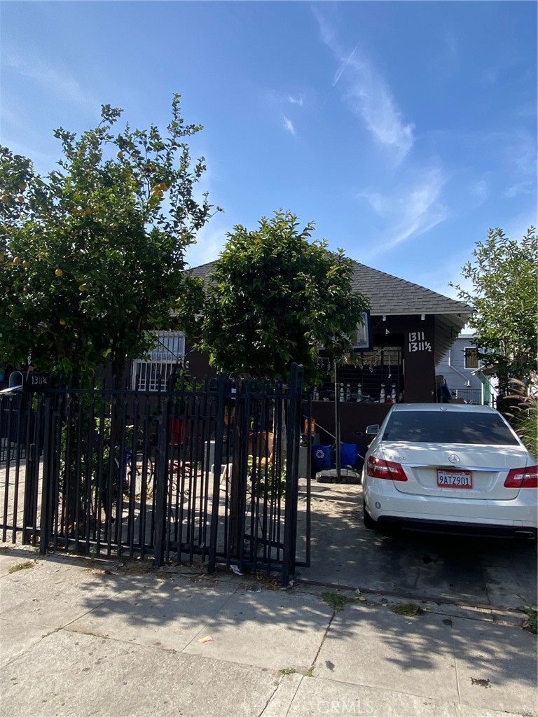 1309 E 55th Street Property Photo 10