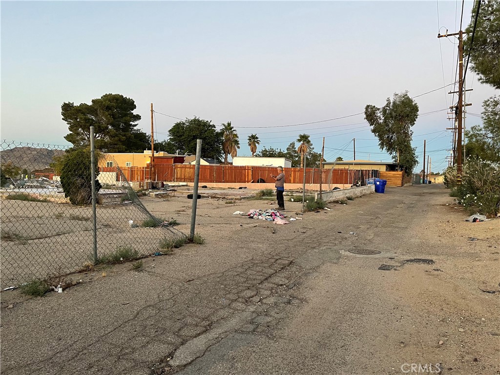 226 E Fredricks Street Property Photo 20