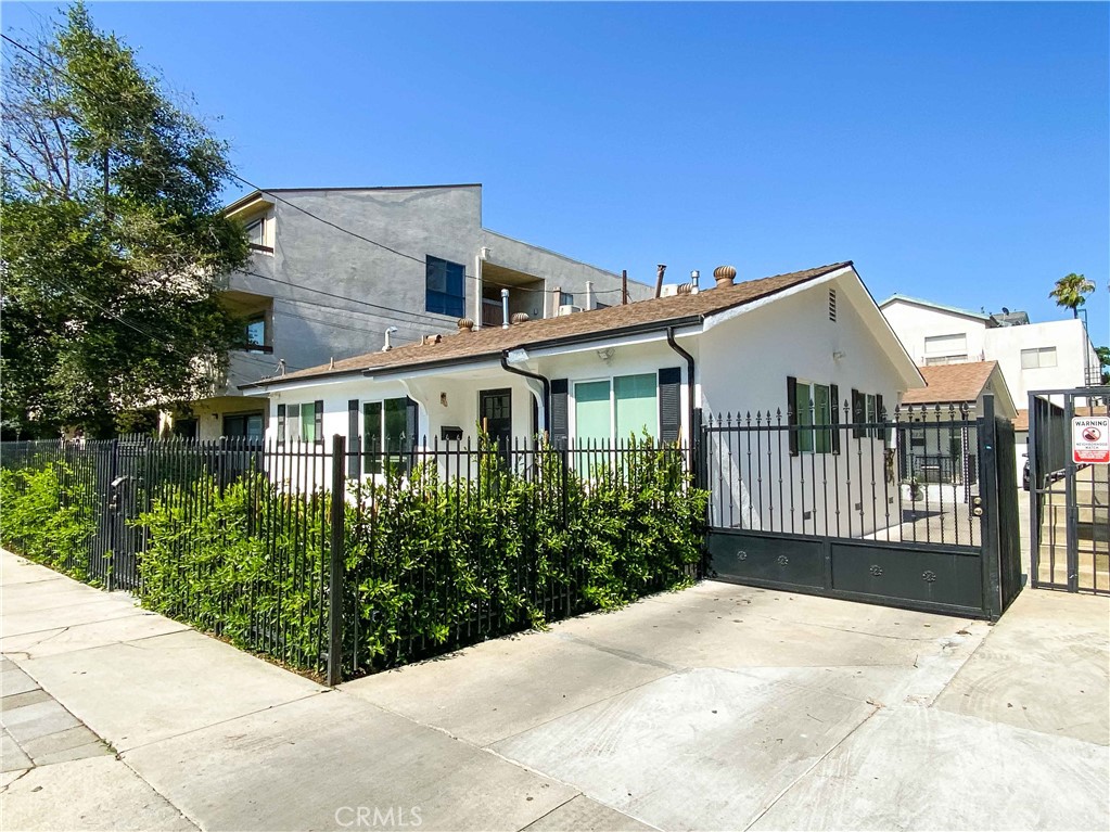 5238 Denny Avenue A Property Photo 1