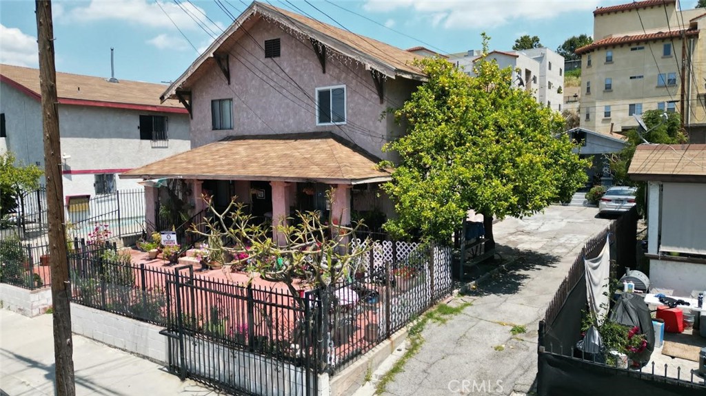 2214 Thomas Street Property Photo 3
