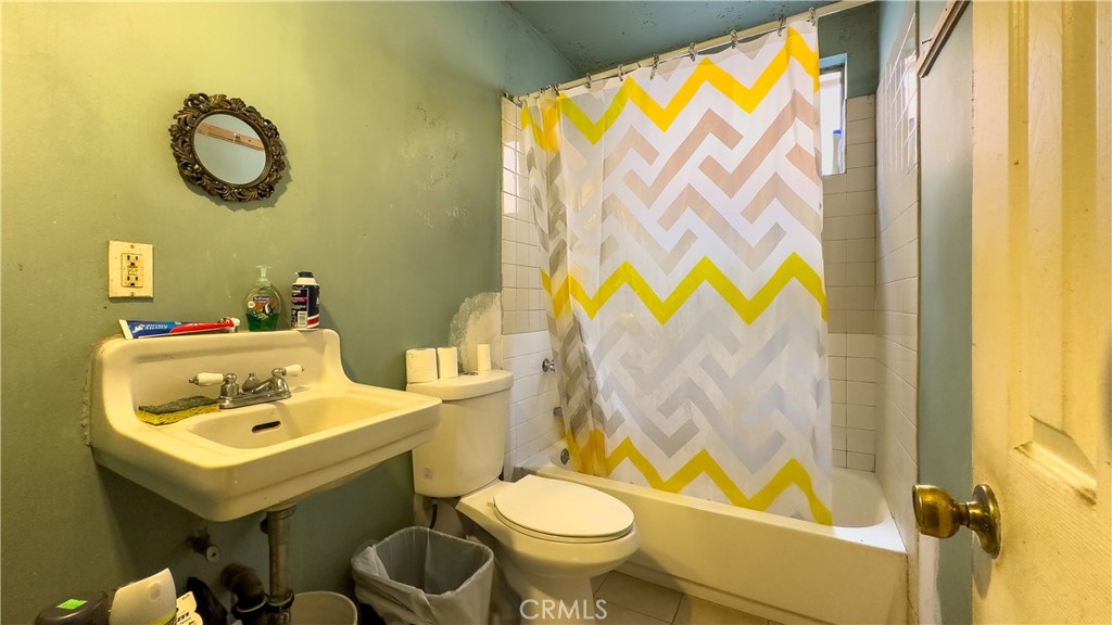 1837 Beloit Avenue Property Photo 27