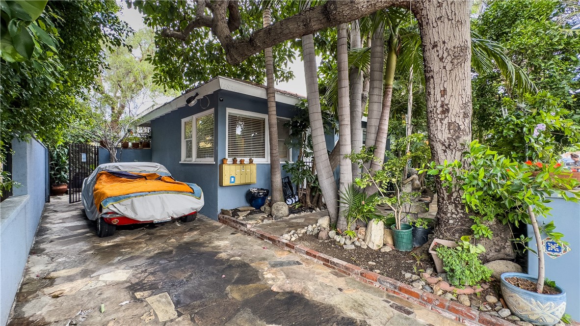 1837 Beloit Avenue Property Photo 7