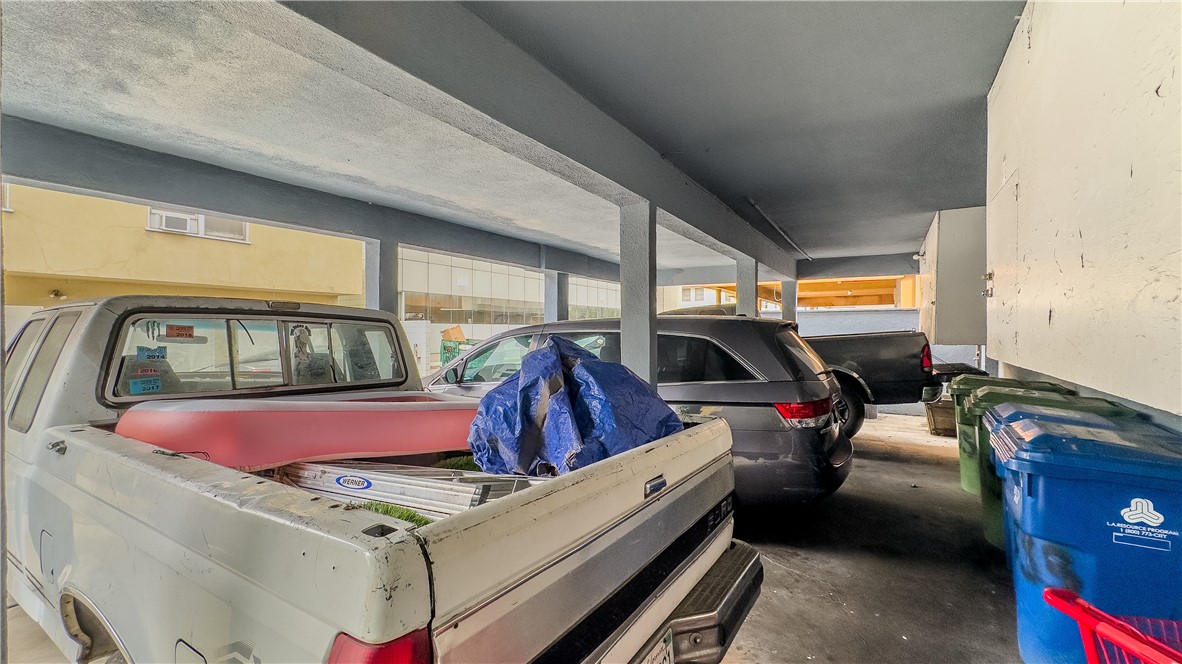 1837 Beloit Avenue Property Photo 25