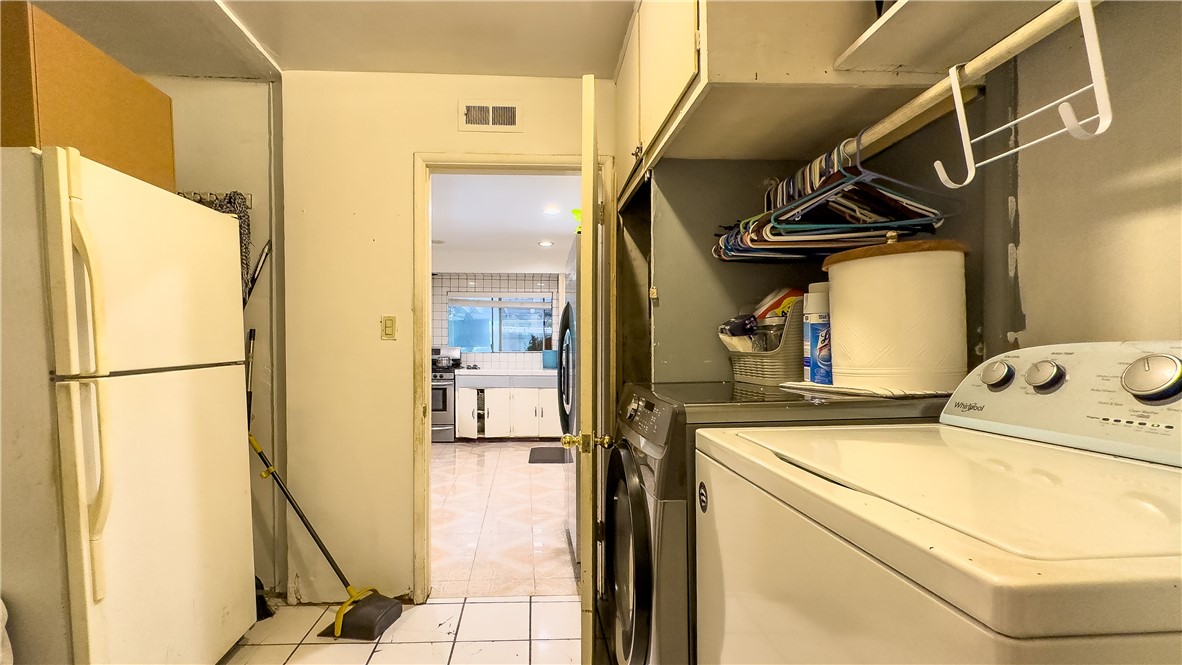1837 Beloit Avenue Property Photo 15
