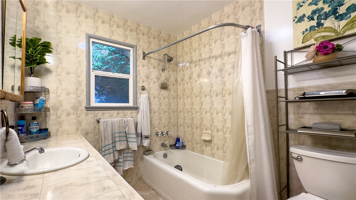 1837 Beloit Avenue Property Photo 16