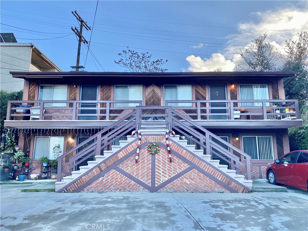 1516 E Maple Street Property Photo 3