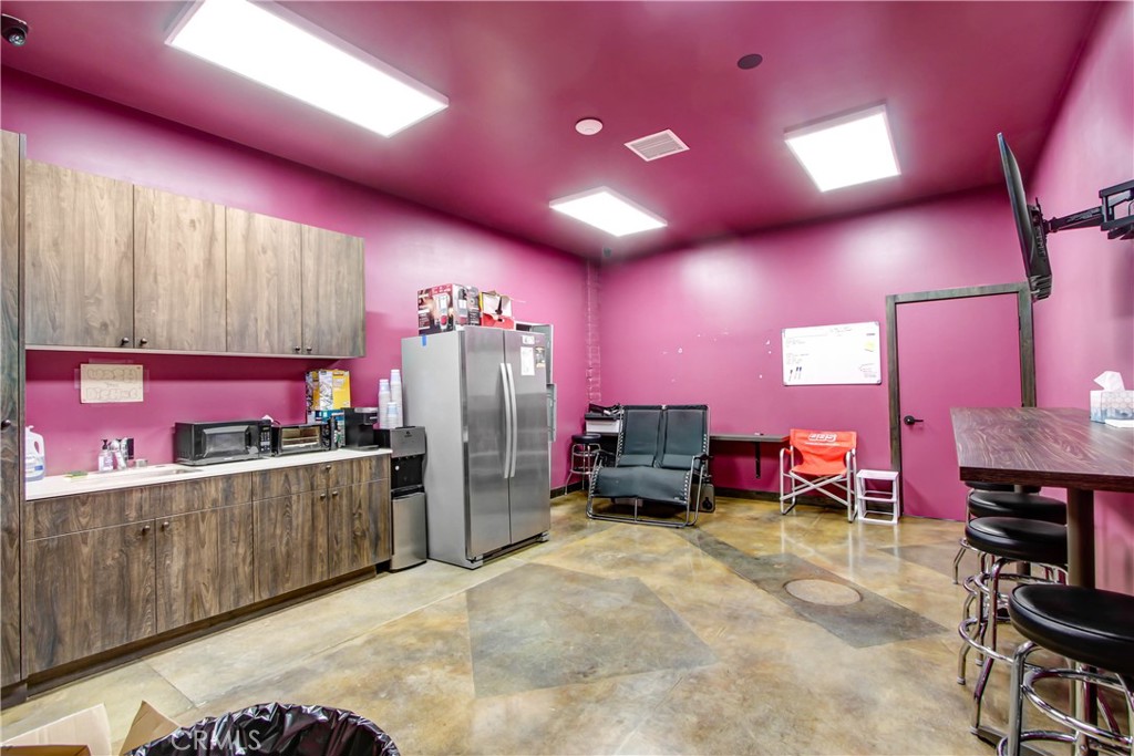 14526 Erwin Street Property Photo 7