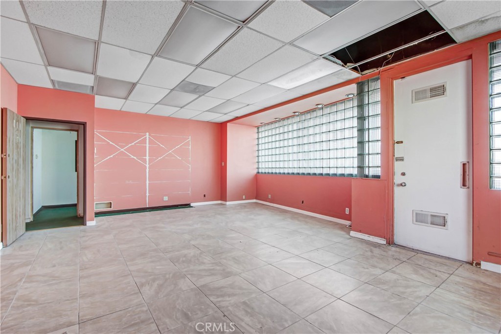 14526 Erwin Street Property Photo 11