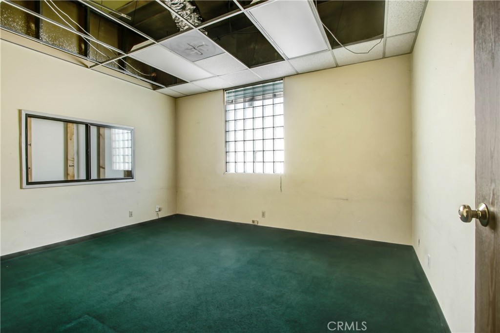 14526 Erwin Street Property Photo 14
