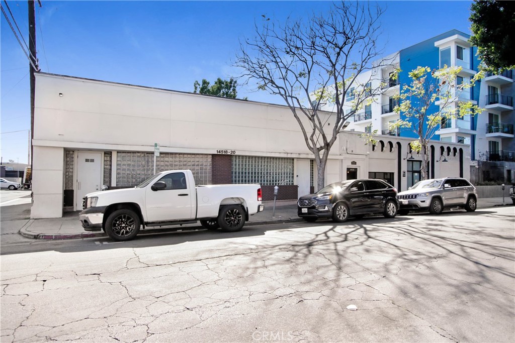 14526 Erwin Street Property Photo 18