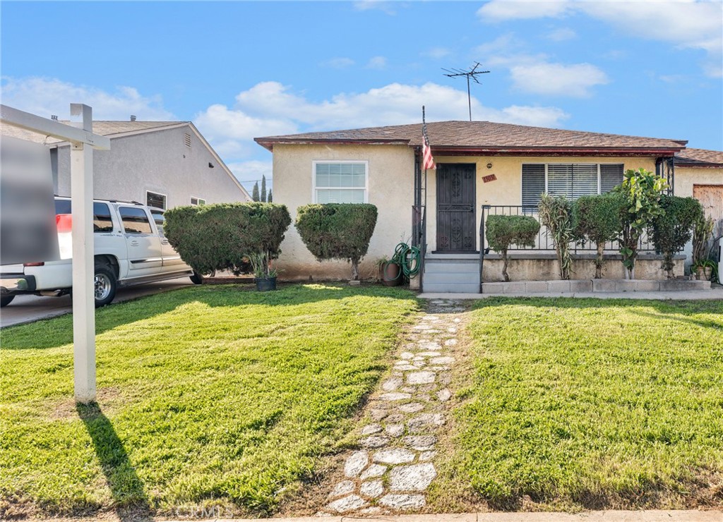 13031 S Catalina Avenue Property Photo