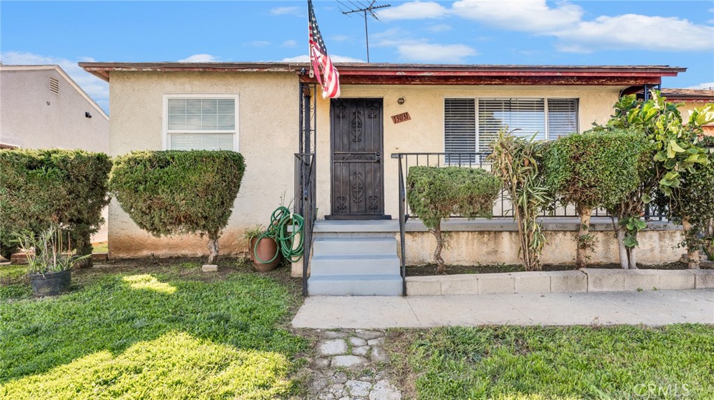 13031 S Catalina Avenue Property Photo 2