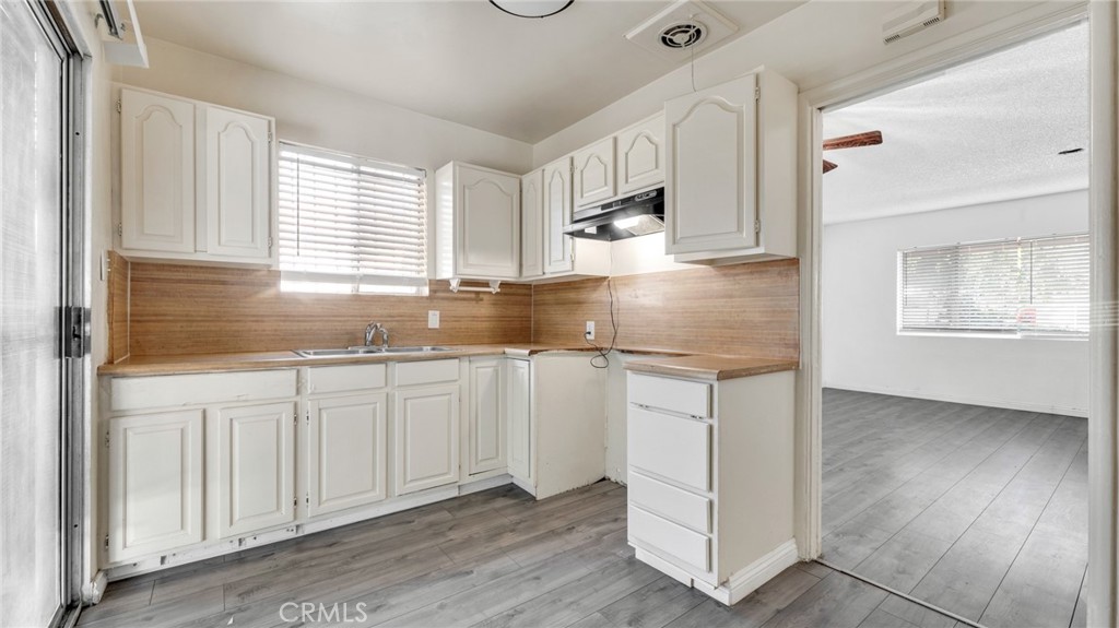 13031 S Catalina Avenue Property Photo 7