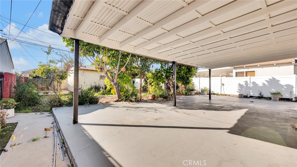 13031 S Catalina Avenue Property Photo 15