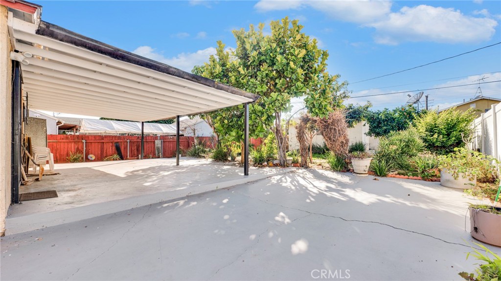 13031 S Catalina Avenue Property Photo 17