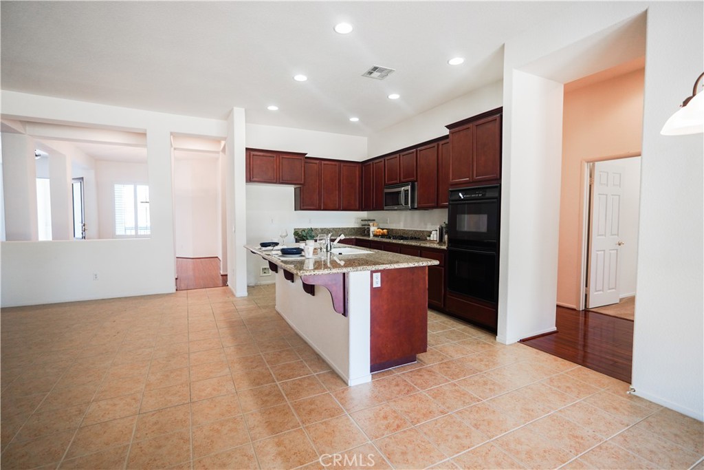41704 Firenze Street Property Photo 13